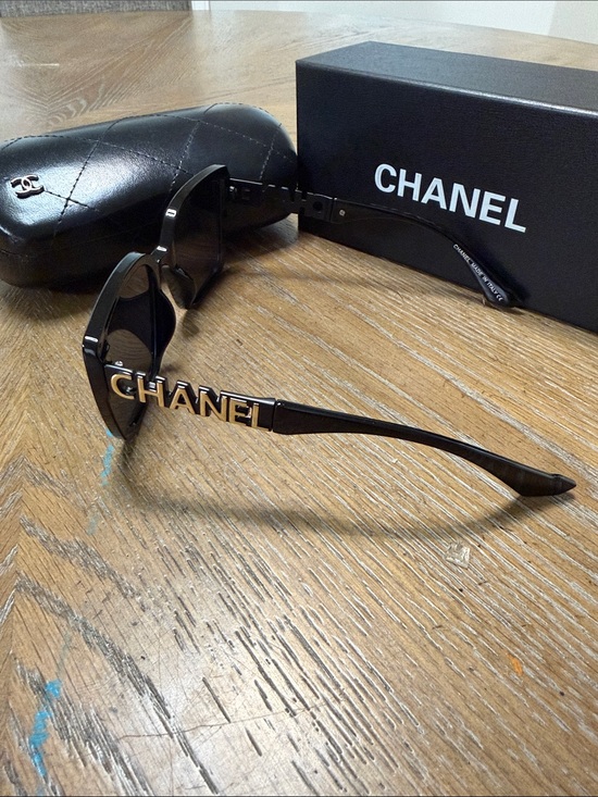 CHANEL Black Square Oversized Sunglasses main image 4